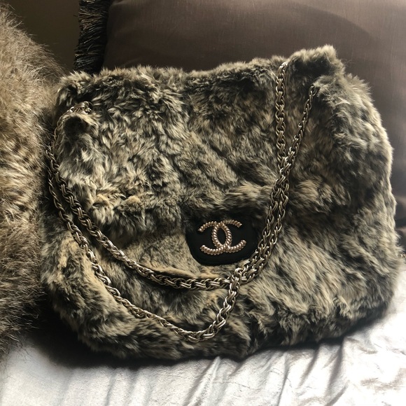 chanel fur purse